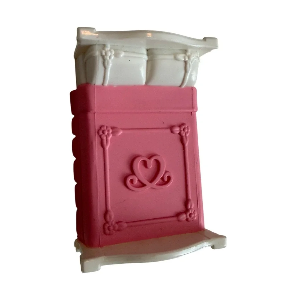 Mattel Mini Doll Wardrobe Closet Pink White Heart Vintage Toy Furniture